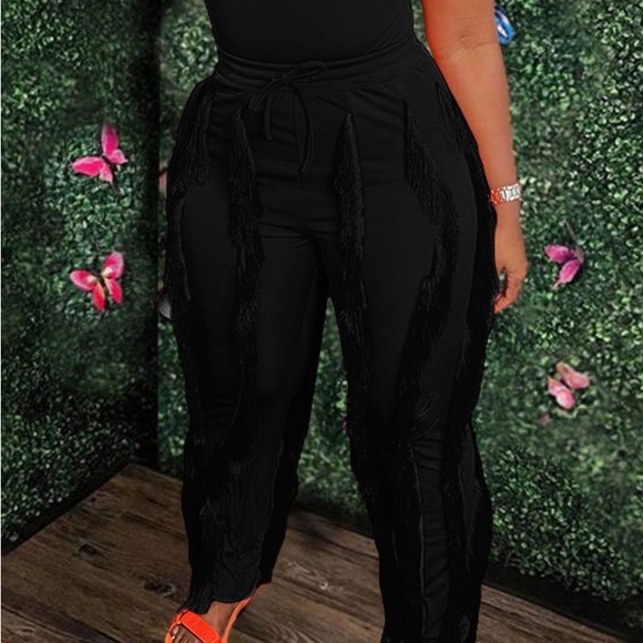 Black Casual Tank Top & Tassel Decor Drawstring Pants Set - Picture 2 of 3